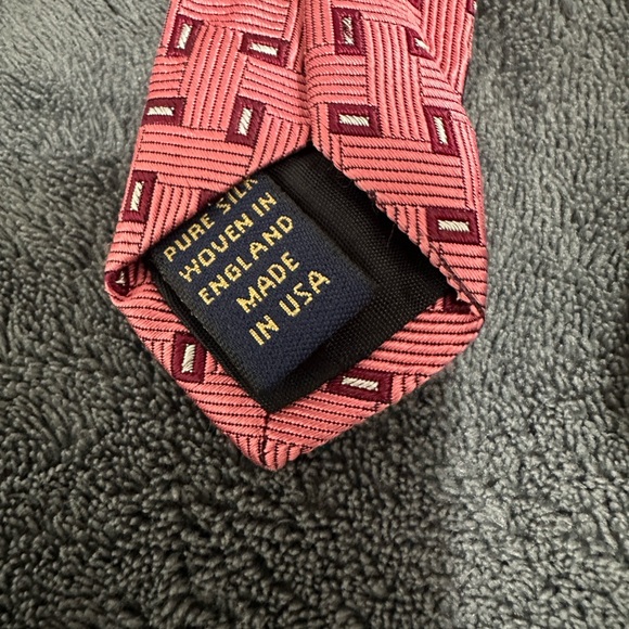 Brooks Brothers Pink and Black Geometric Tie - Picture 5 of 6